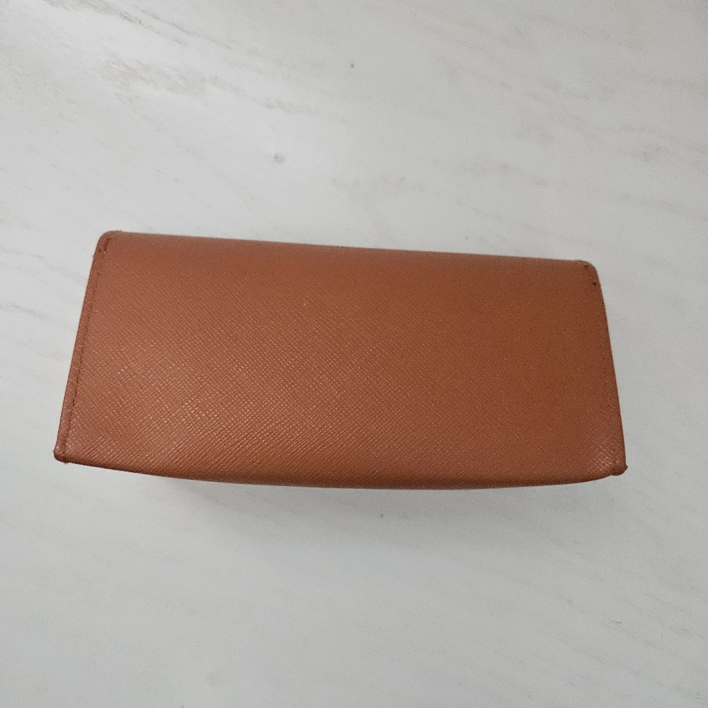 Tory Birch rust colored sunglasses case with glasses cloth - Picture 6 of 11